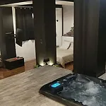 La Jacuzzi Et Sauna Privatif グルノーブル